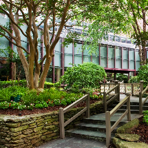 Crowne Plaza Walking Garden